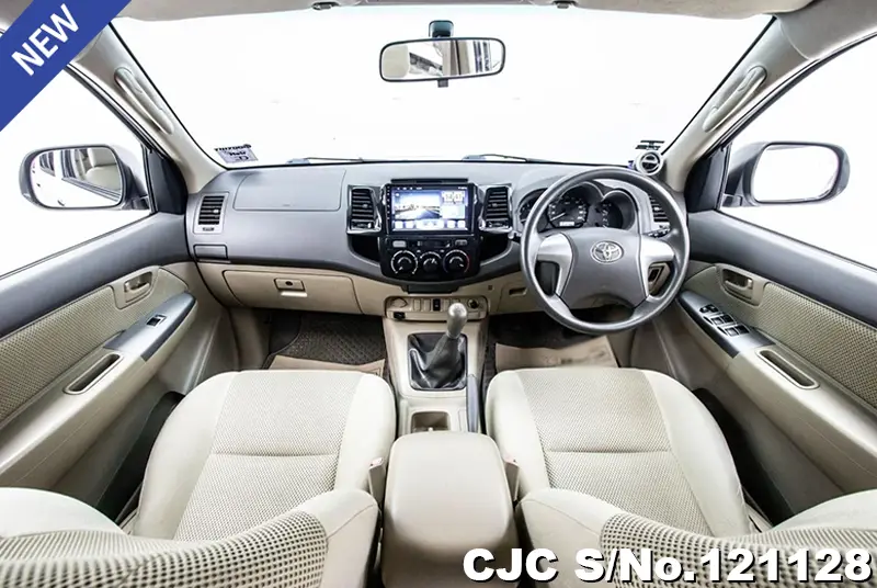 Toyota Hilux in White for Sale Image 6