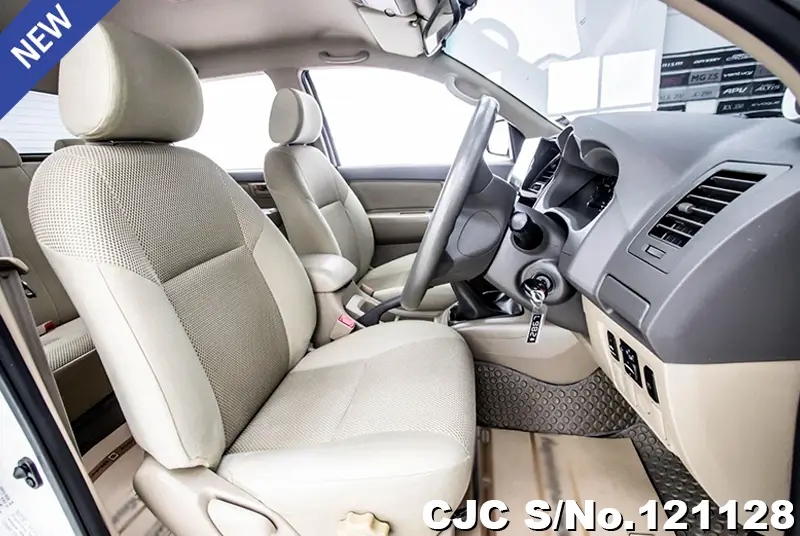 Toyota Hilux in White for Sale Image 7