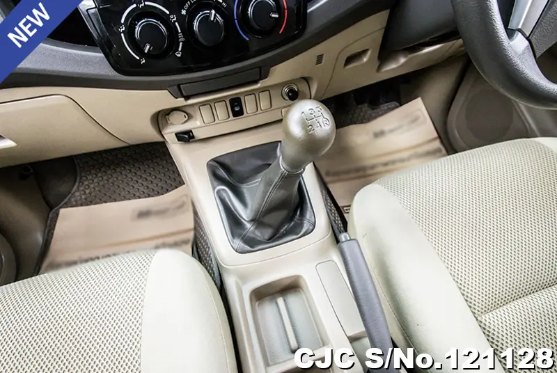 Toyota Hilux in White for Sale Image 12