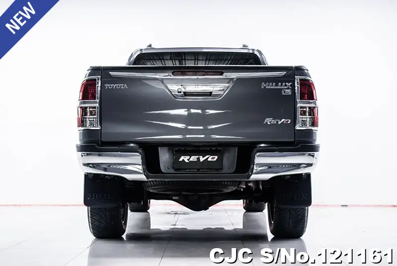 Toyota Hilux in Gray for Sale Image 3