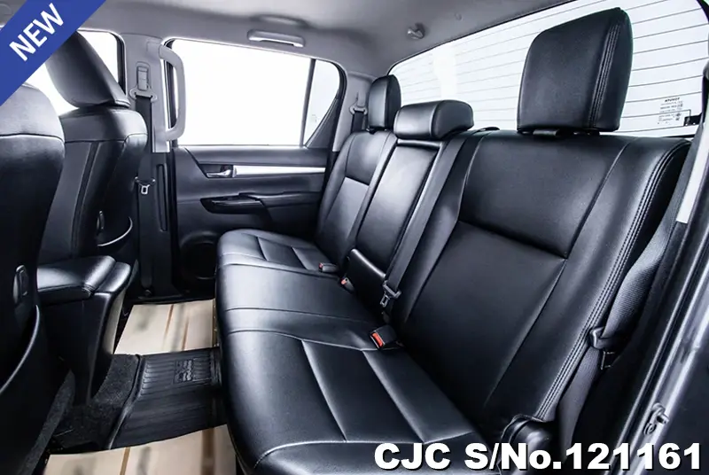 Toyota Hilux in Gray for Sale Image 9