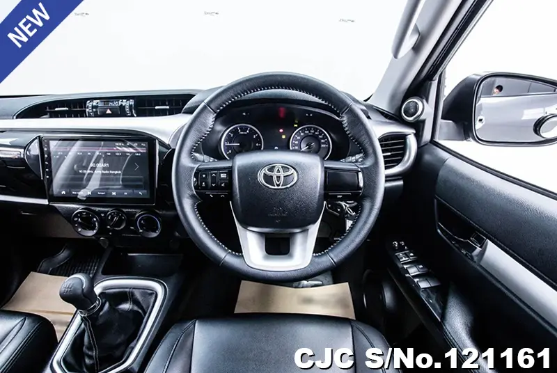 Toyota Hilux in Gray for Sale Image 10