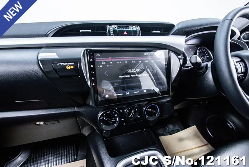 Toyota Hilux in Gray for Sale Image 11