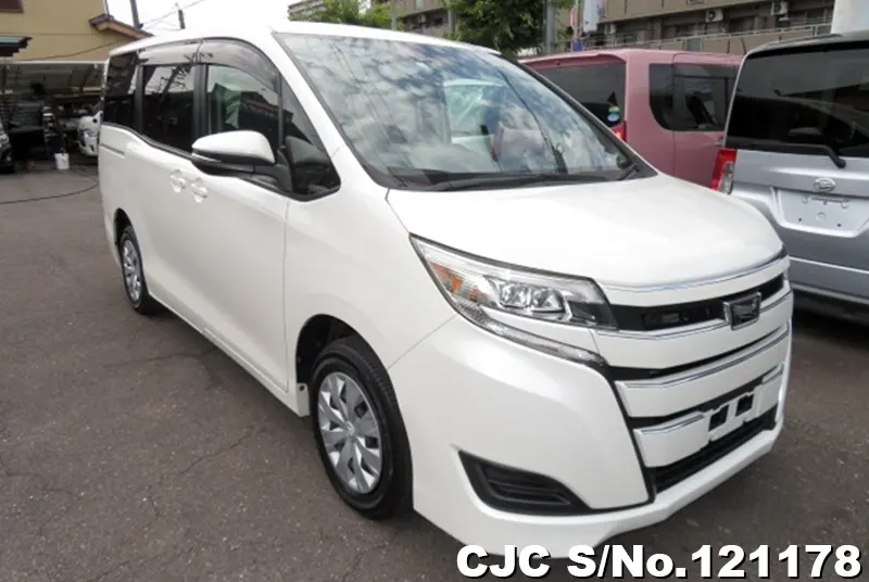 Toyota / Noah 2018