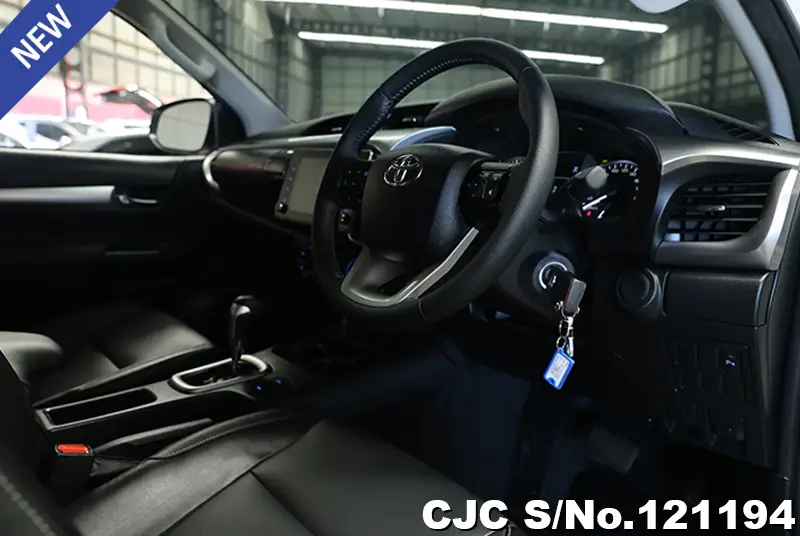 Toyota Hilux in White for Sale Image 6