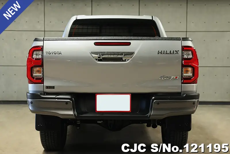 Toyota Hilux in Silver for Sale Image 3