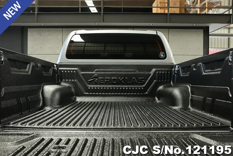 Toyota Hilux in Silver for Sale Image 4