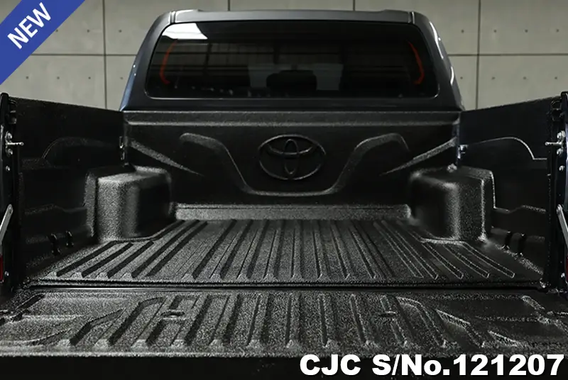 Toyota Hilux in Gray for Sale Image 4
