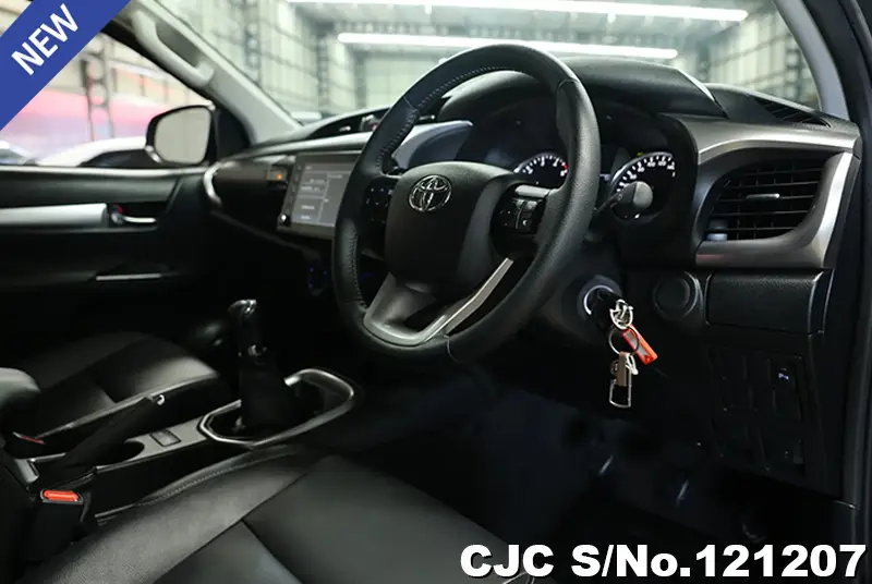 Toyota Hilux in Gray for Sale Image 6