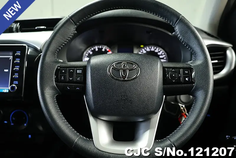 Toyota Hilux in Gray for Sale Image 10