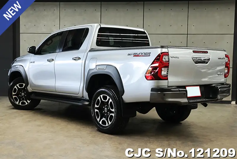 Toyota Hilux in Silver for Sale Image 1