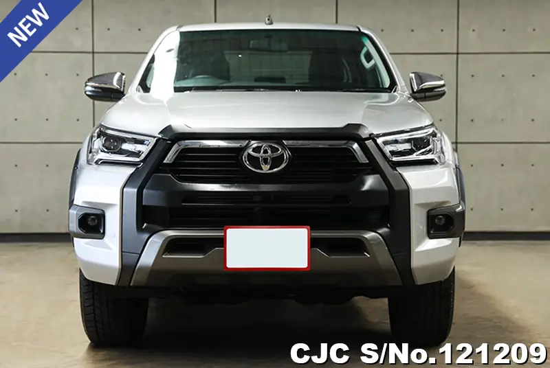 Toyota Hilux in Silver for Sale Image 2