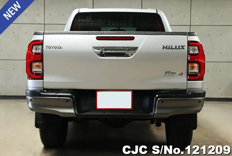Toyota Hilux in Silver for Sale Image 3