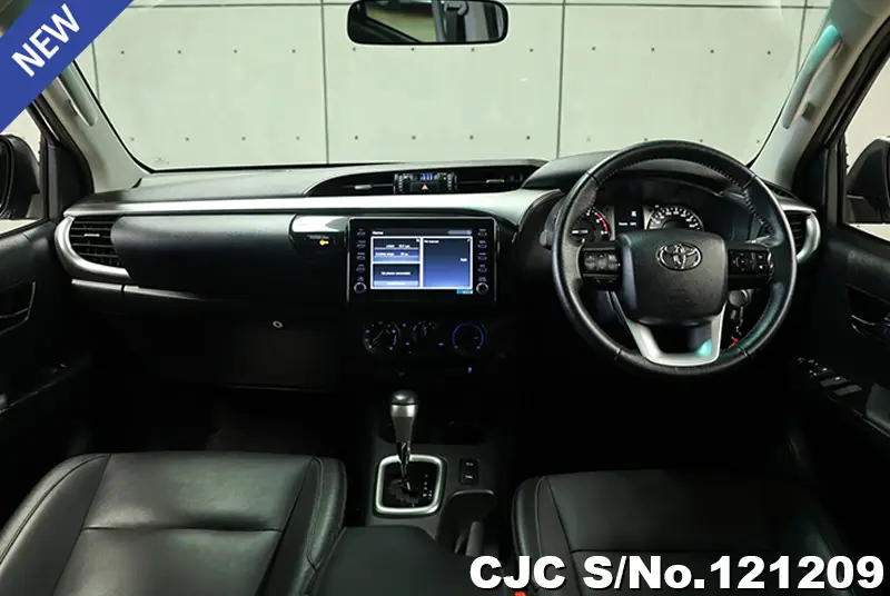 Toyota Hilux in Silver for Sale Image 5