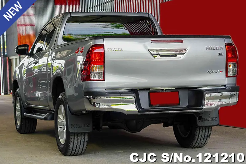 Toyota Hilux in Gray for Sale Image 1