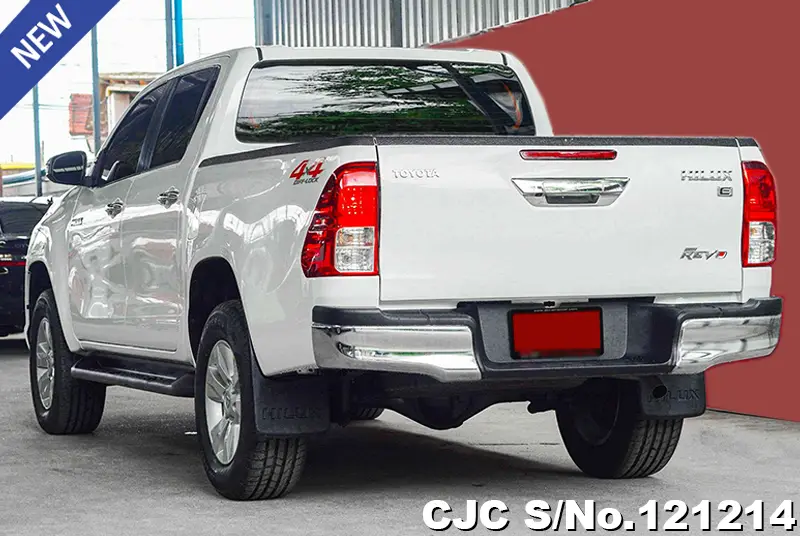 Toyota Hilux in White for Sale Image 1