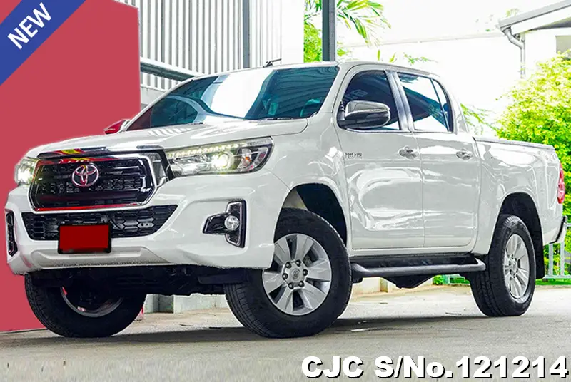 Toyota Hilux in White for Sale Image 3