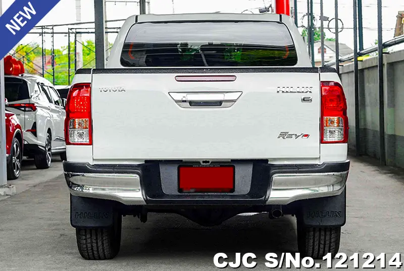 Toyota Hilux in White for Sale Image 5