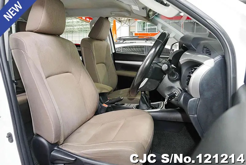 Toyota Hilux in White for Sale Image 8