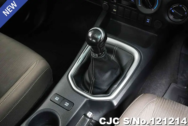 Toyota Hilux in White for Sale Image 13
