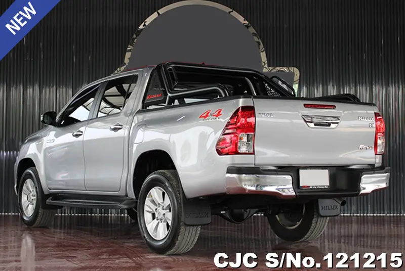 Toyota Hilux in Gray for Sale Image 1