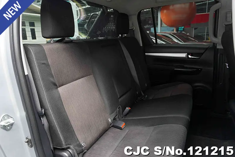Toyota Hilux in Gray for Sale Image 7