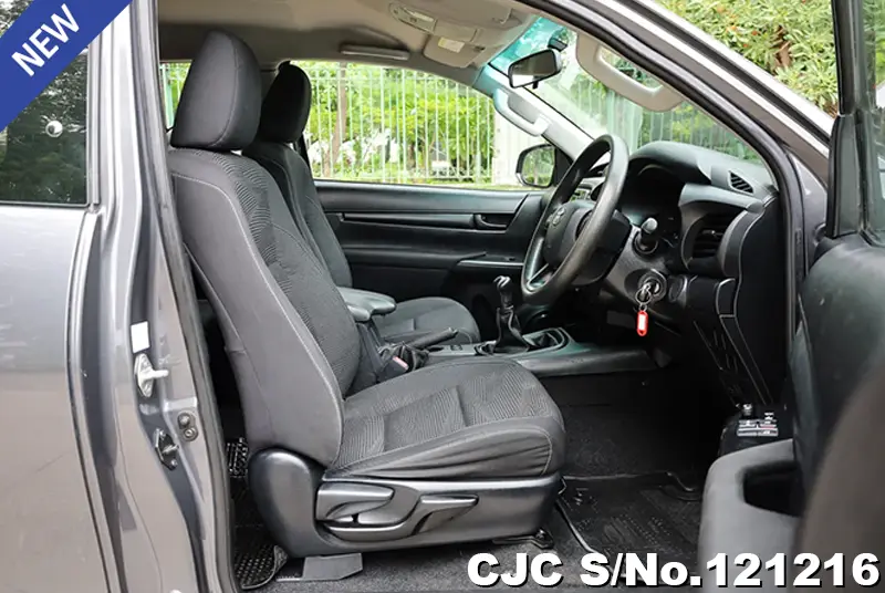 Toyota Hilux in Gray for Sale Image 10