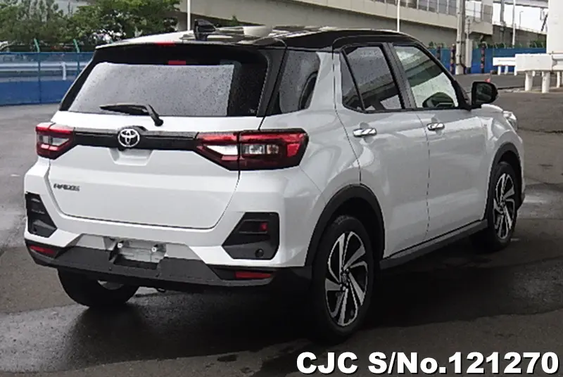 Toyota Raize in White for Sale Image 2