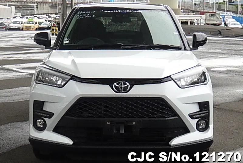 Toyota Raize in White for Sale Image 4