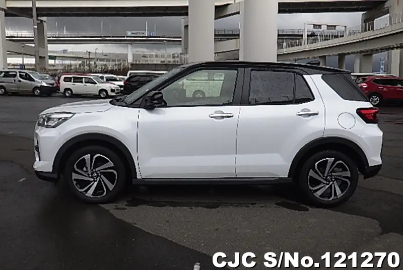 Toyota Raize in White for Sale Image 7