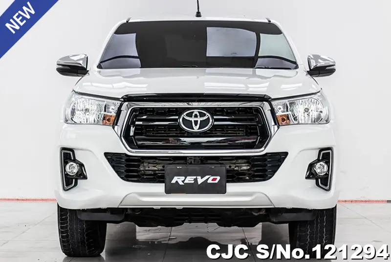 Toyota Hilux in White for Sale Image 2
