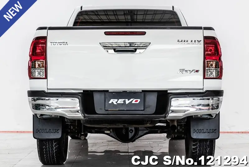 Toyota Hilux in White for Sale Image 3