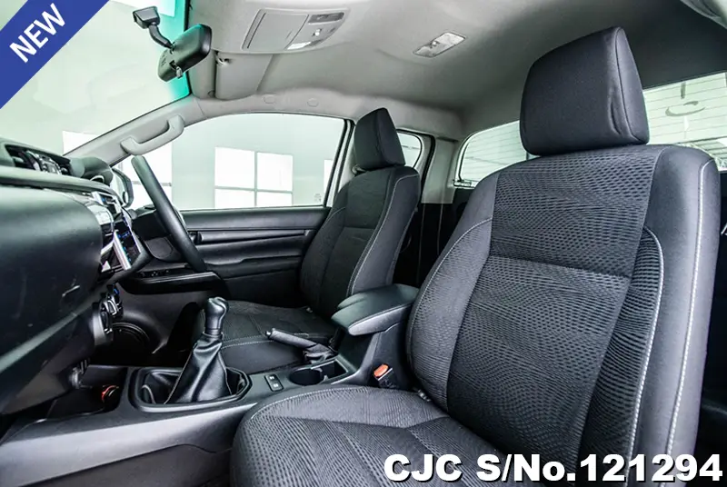 Toyota Hilux in White for Sale Image 6