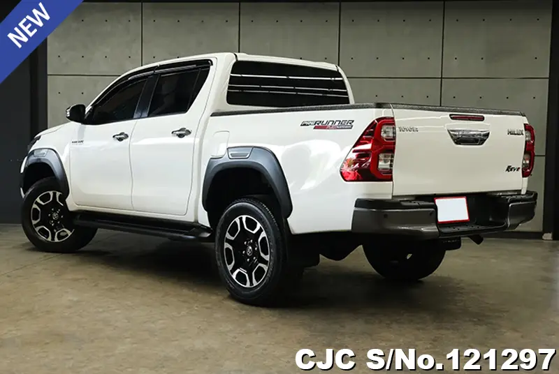 Toyota Hilux in White for Sale Image 1