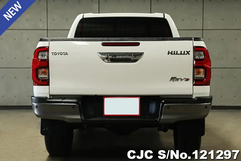 Toyota Hilux in White for Sale Image 3