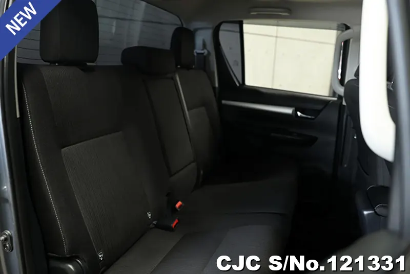 Toyota Hilux in Gray for Sale Image 8