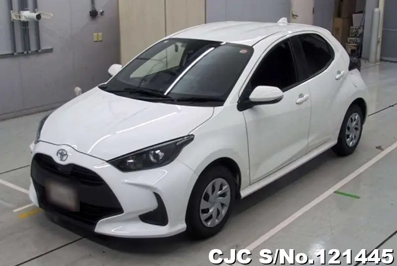 Toyota Yaris in White for Sale Image 3