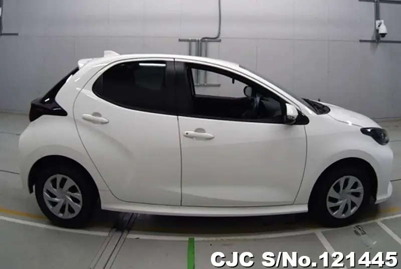 Toyota Yaris in White for Sale Image 4