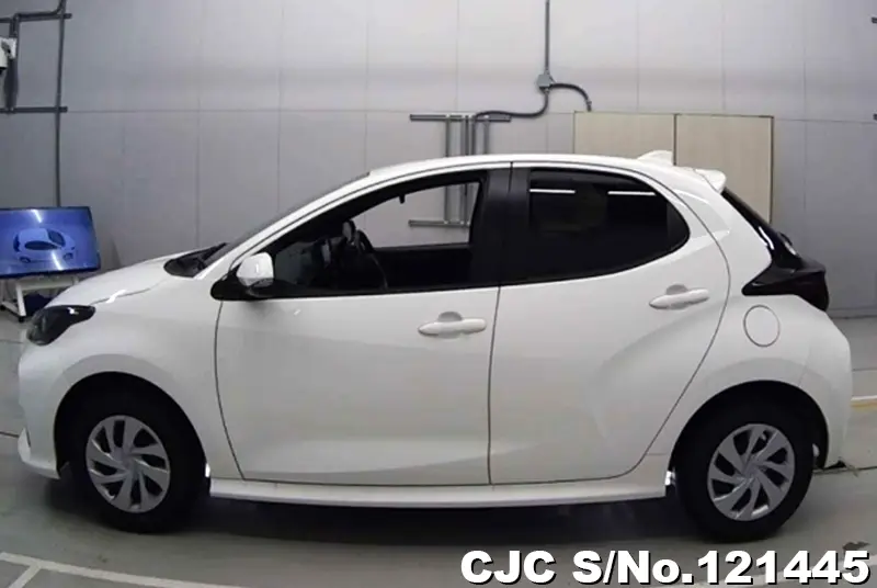Toyota Yaris in White for Sale Image 5