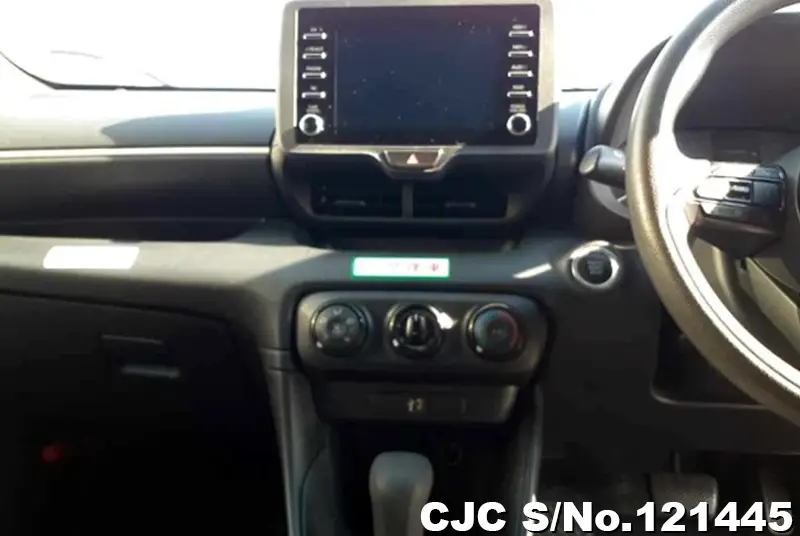 Toyota Yaris in White for Sale Image 9