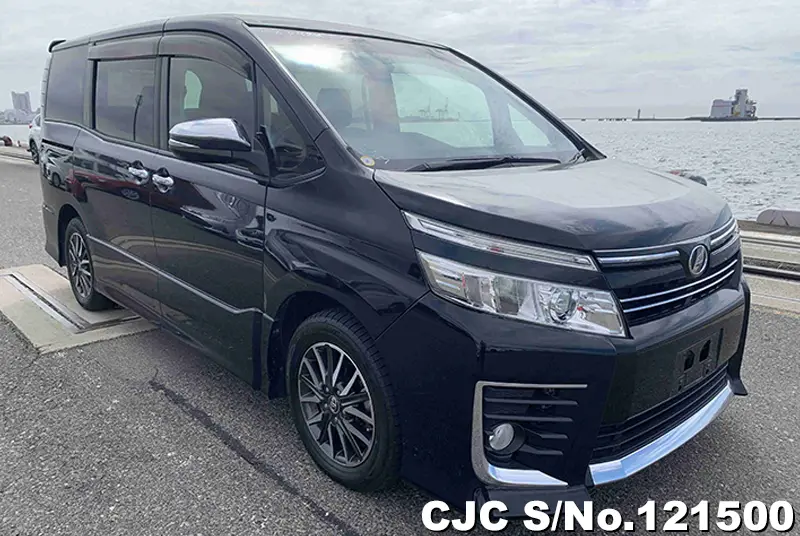 Toyota / Voxy 2015