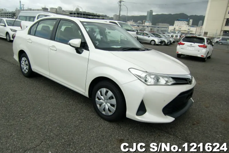 Toyota / Corolla Axio 2018