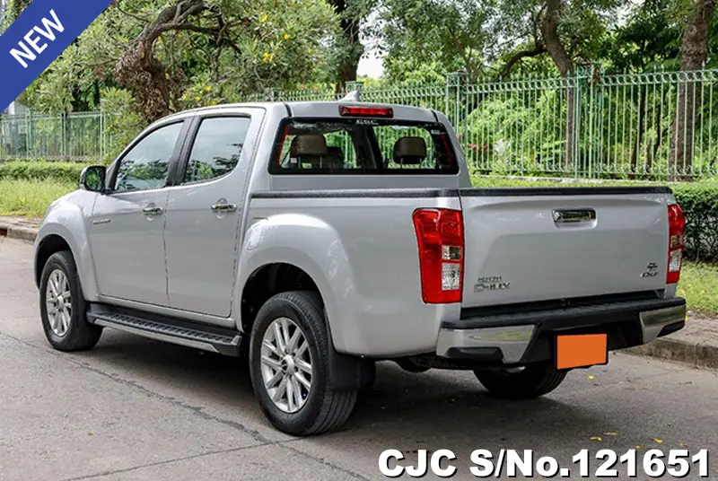 Isuzu D-Max in Silver for Sale Image 1