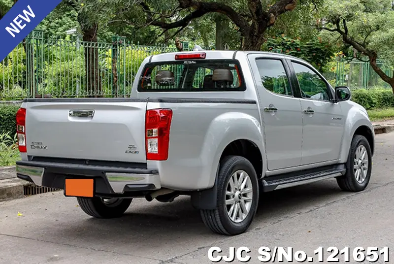 Isuzu D-Max in Silver for Sale Image 2