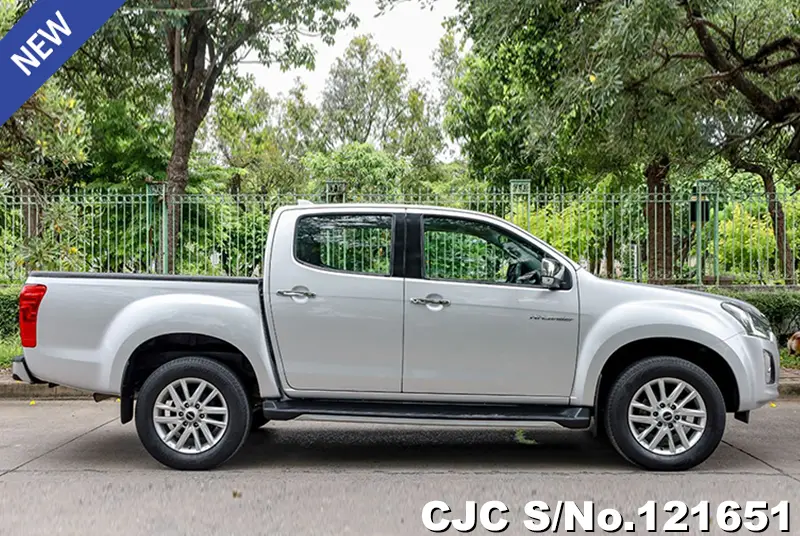 Isuzu D-Max in Silver for Sale Image 6