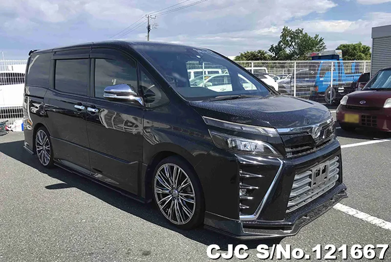 Toyota / Voxy 2017