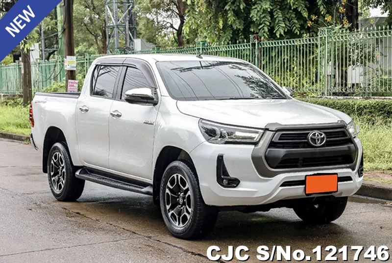 Toyota Hilux in White for Sale Image 0