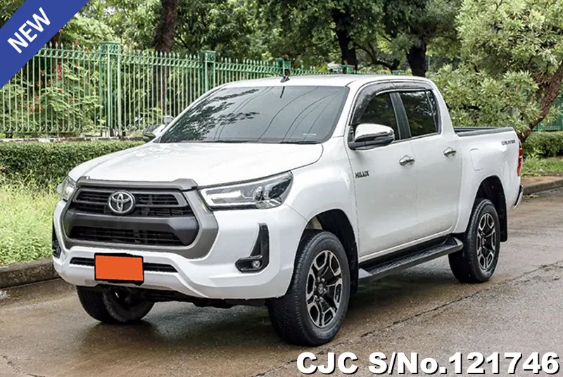 Toyota Hilux in White for Sale Image 3