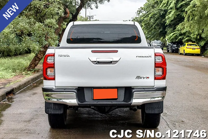 Toyota Hilux in White for Sale Image 5