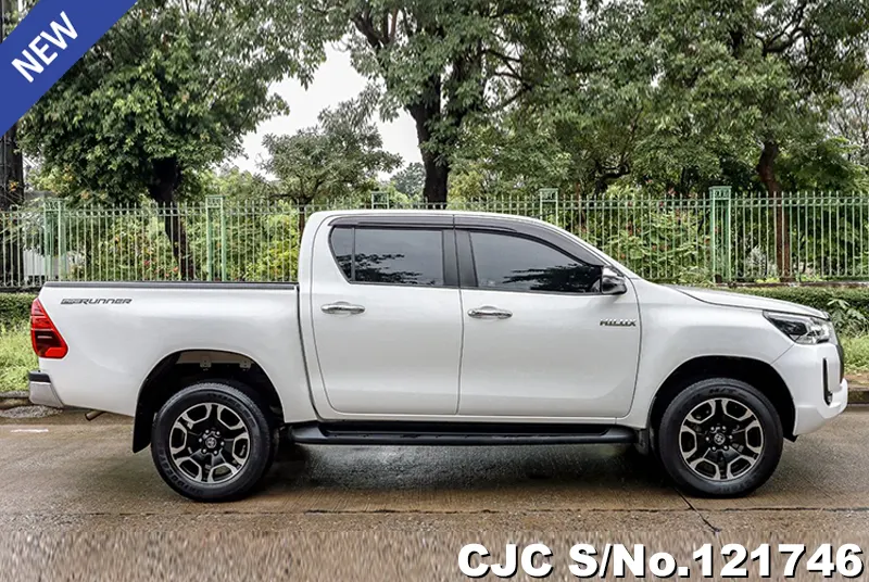 Toyota Hilux in White for Sale Image 6